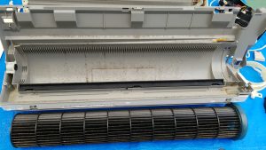 名古屋市昭和区鶴舞 三菱電機製エアコン分解クリーニング作業 名古屋市昭和区鶴舞 三菱電機製エアコン分解クリーニング作業